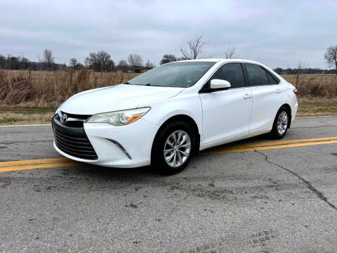 2017 Toyota Camry LE FWD photo