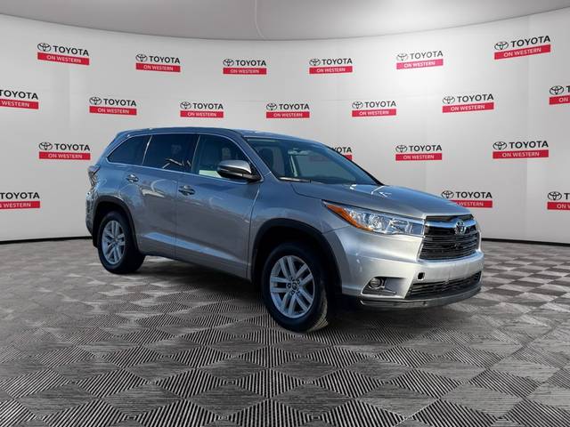 2016 Toyota Highlander LE AWD photo
