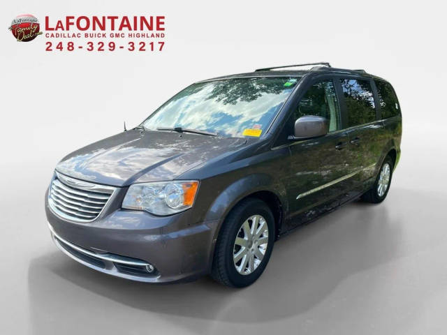 2016 Chrysler Town and Country Touring FWD photo