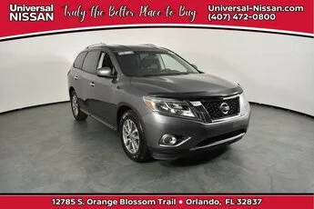 2016 Nissan Pathfinder SV FWD photo