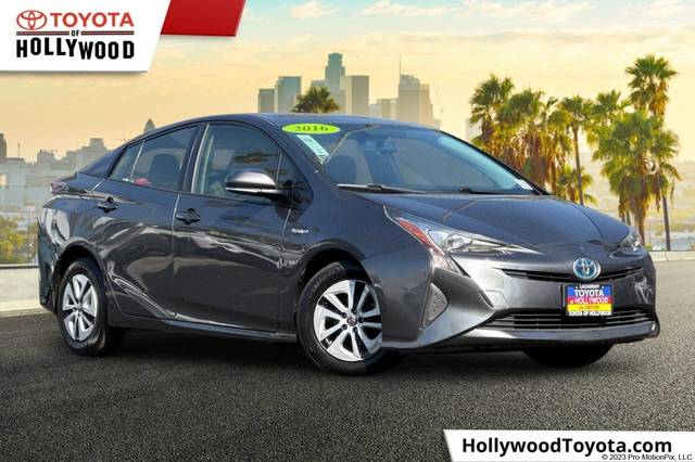 2016 Toyota Prius Three FWD photo