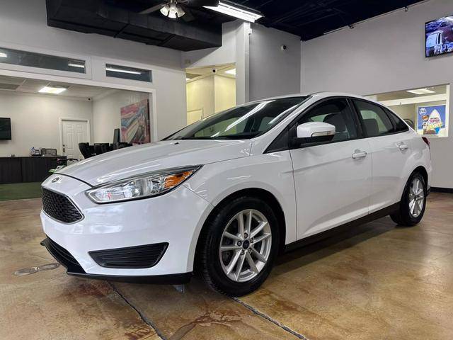 2016 Ford Focus SE FWD photo