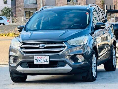 2017 Ford Escape Titanium FWD photo