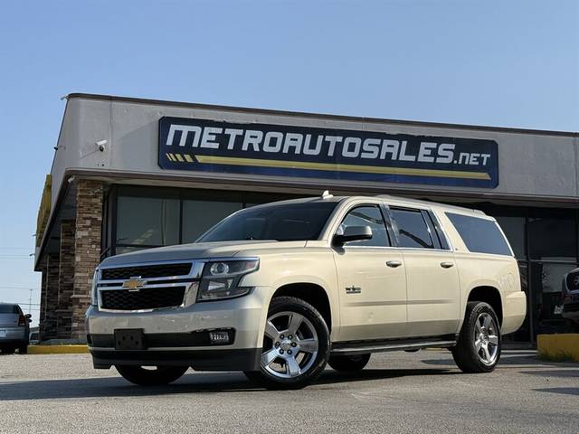 2016 Chevrolet Suburban LT RWD photo