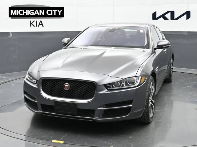2017 Jaguar XE 35t Premium AWD photo