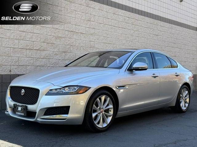 2017 Jaguar XF 20d Premium AWD photo