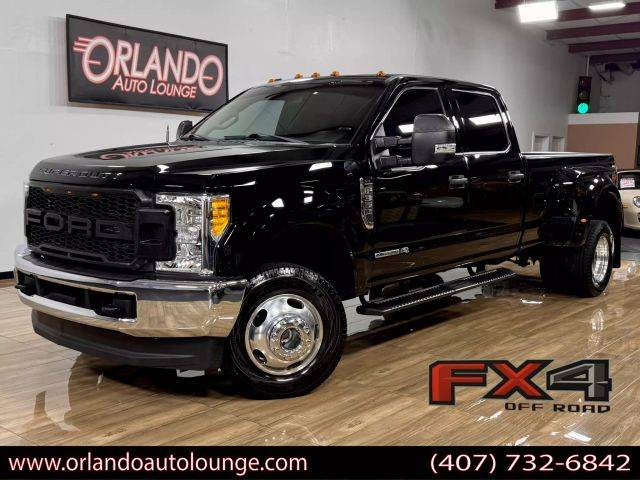 2017 Ford F-350 Super Duty XLT 4WD photo