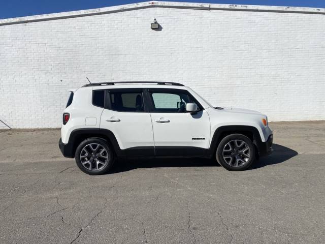 2016 Jeep Renegade Latitude FWD photo