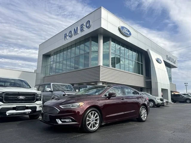 2017 Ford Fusion SE FWD photo