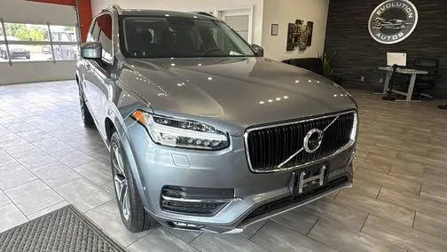 2017 Volvo XC90 Momentum AWD photo