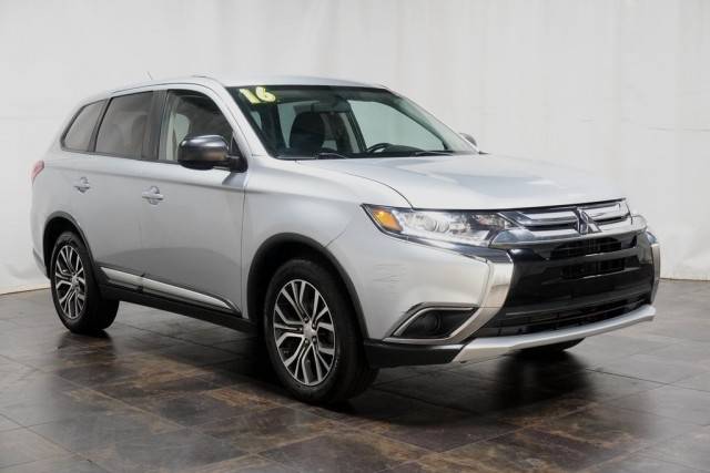 2016 Mitsubishi Outlander ES FWD photo