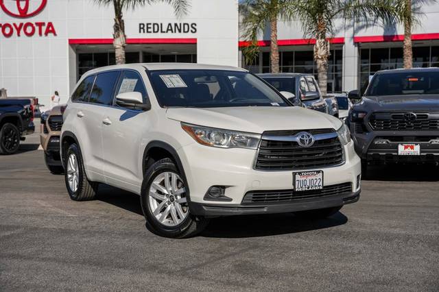 2016 Toyota Highlander LE FWD photo