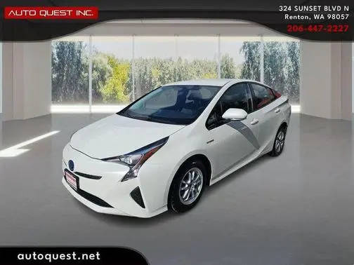 2017 Toyota Prius Three FWD photo