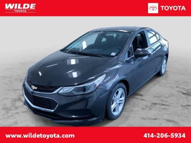 2017 Chevrolet Cruze LT FWD photo