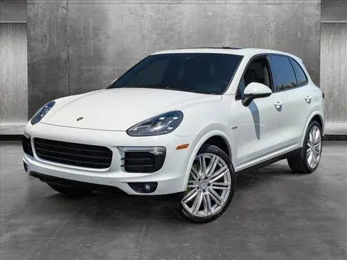 2017 Porsche Cayenne S E-Hybrid Platinum Edition AWD photo