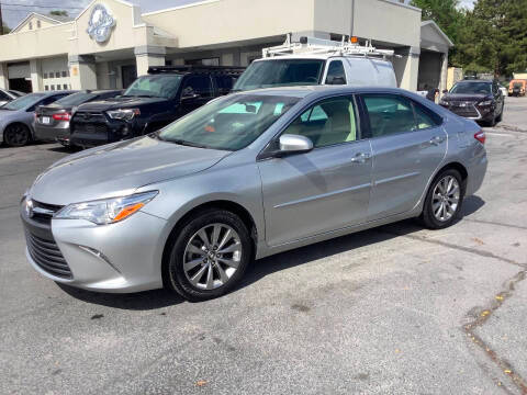 2017 Toyota Camry XLE FWD photo