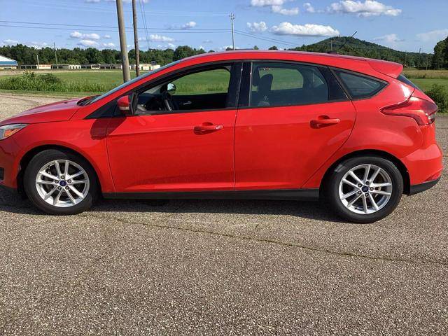 2016 Ford Focus SE FWD photo