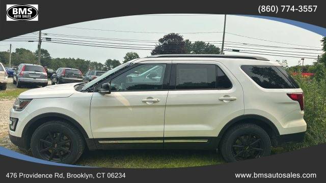 2017 Ford Explorer XLT 4WD photo