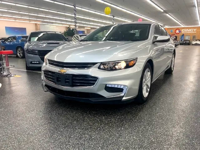 2017 Chevrolet Malibu LT FWD photo