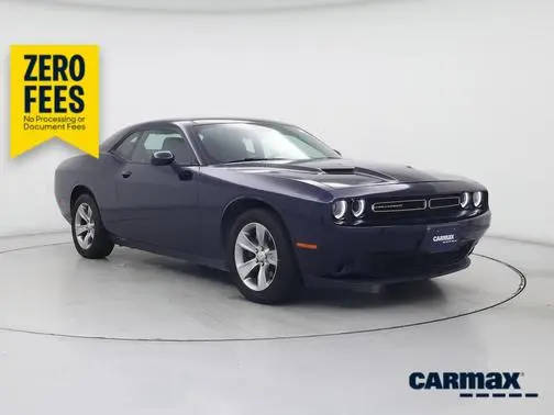 2016 Dodge Challenger SXT RWD photo