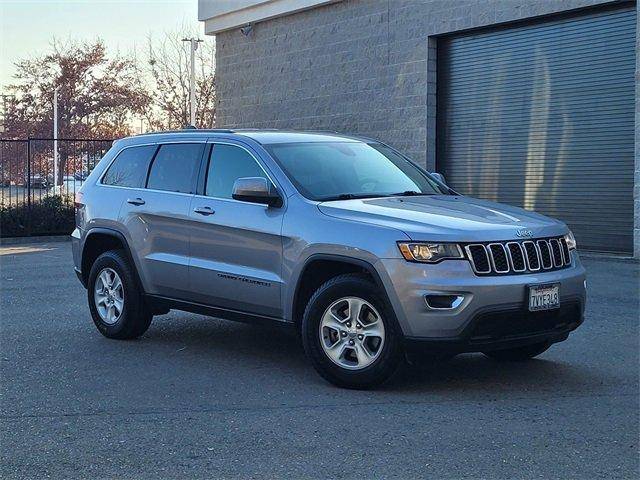 2017 Jeep Grand Cherokee Laredo 4WD photo