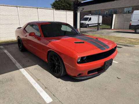 2016 Dodge Challenger R/T RWD photo