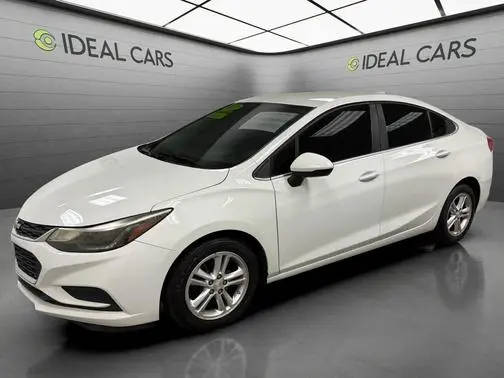 2017 Chevrolet Cruze LT FWD photo