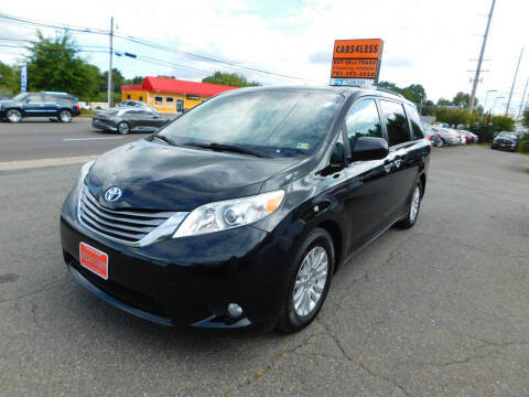 2017 Toyota Sienna XLE Auto Access Seat FWD photo