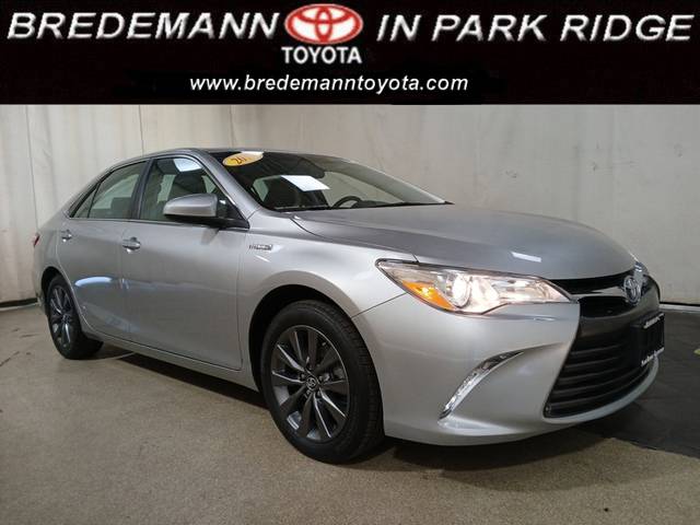2017 Toyota Camry Hybrid XLE FWD photo