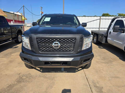 2016 Nissan Titan XD S 4WD photo