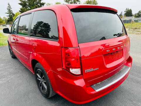 2016 Dodge Grand Caravan R/T FWD photo