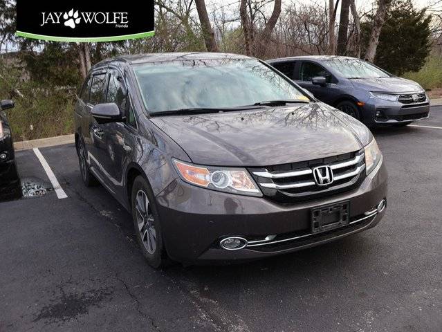 2016 Honda Odyssey Touring FWD photo