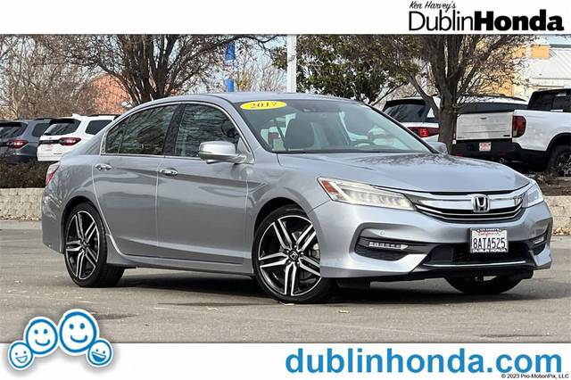 2017 Honda Accord Touring FWD photo