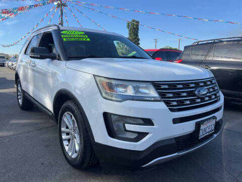 2017 Ford Explorer XLT FWD photo