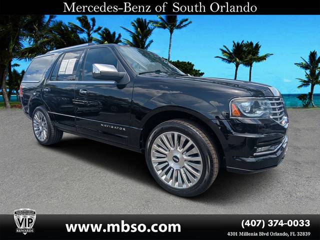 2017 Lincoln Navigator Reserve RWD photo