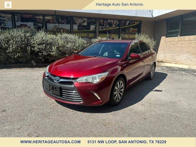 2017 Toyota Camry Hybrid XLE FWD photo