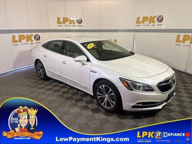 2017 Buick LaCrosse Essence FWD photo