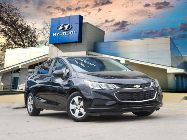 2017 Chevrolet Cruze LS FWD photo