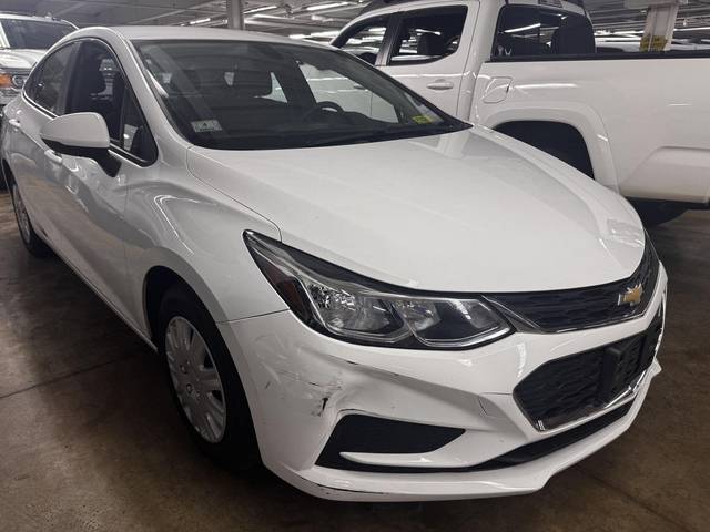2017 Chevrolet Cruze LS FWD photo