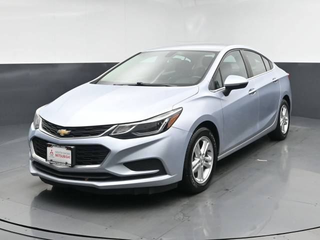 2017 Chevrolet Cruze LT FWD photo