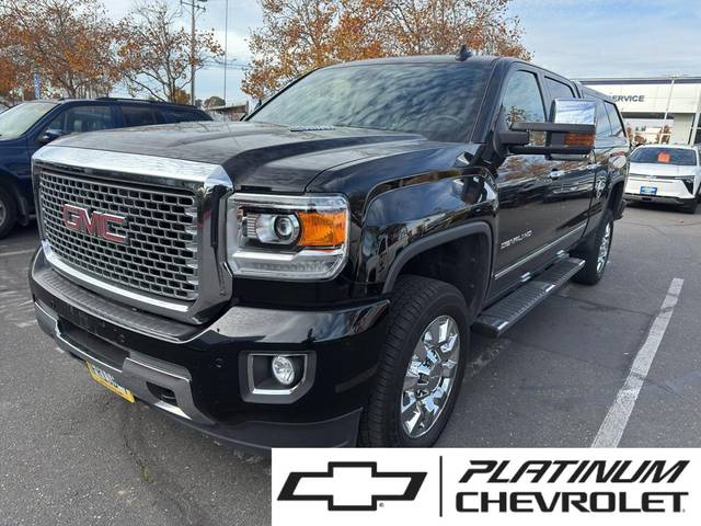 2016 GMC Sierra 2500HD Denali 4WD photo
