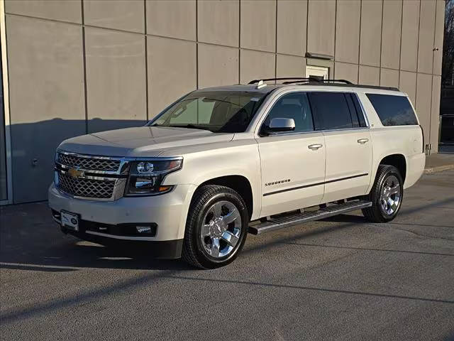 2016 Chevrolet Suburban LT 4WD photo