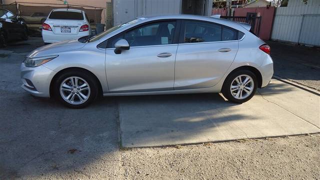 2017 Chevrolet Cruze LT FWD photo