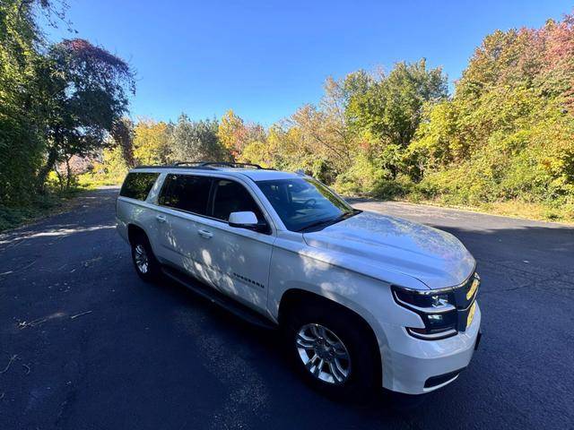 2016 Chevrolet Suburban LT 4WD photo