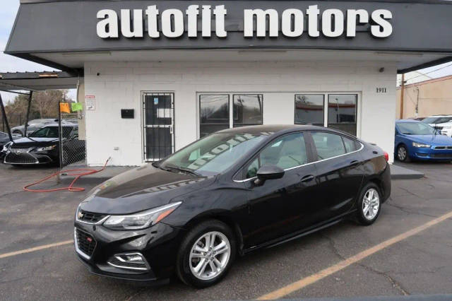 2017 Chevrolet Cruze LT FWD photo