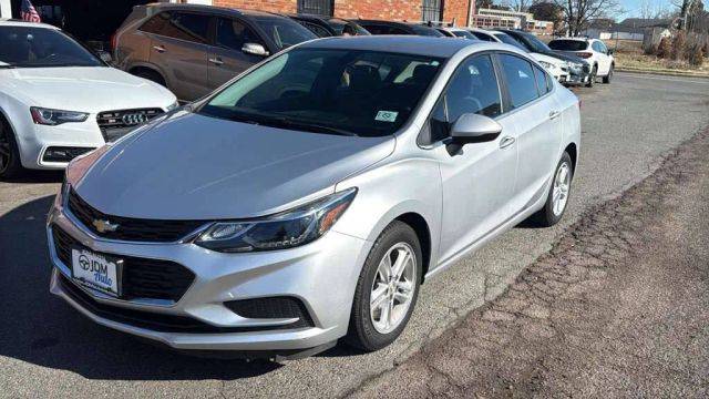 2017 Chevrolet Cruze LT FWD photo