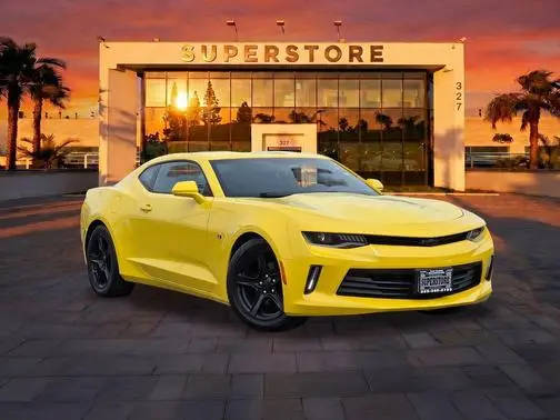2017 Chevrolet Camaro 1LT RWD photo