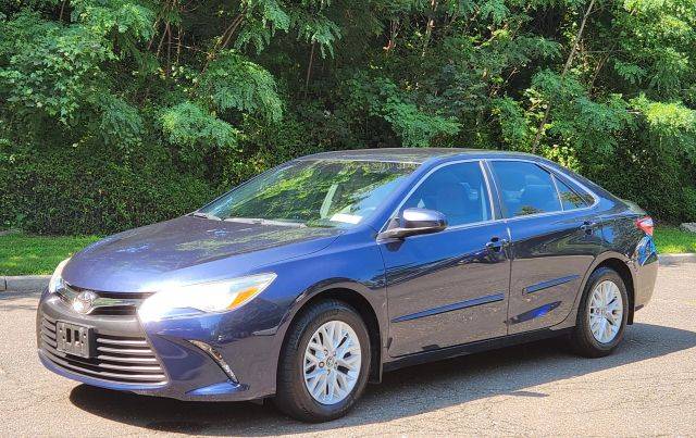 2017 Toyota Camry LE FWD photo