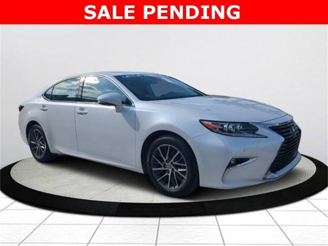 2016 Lexus ES FWD photo