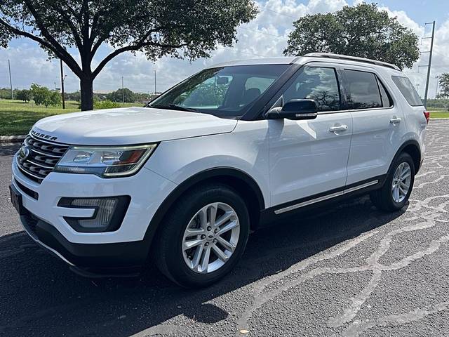 2017 Ford Explorer XLT FWD photo